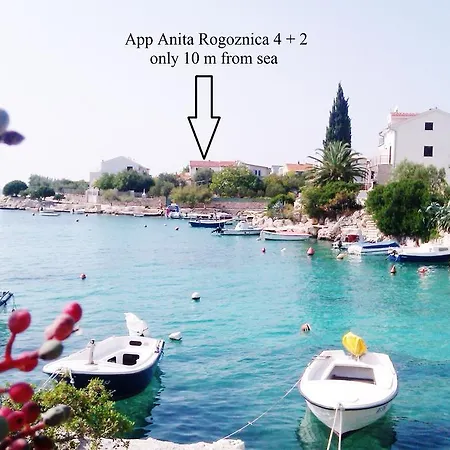 Anita *